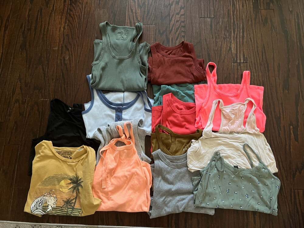 Women's Casual Tank Tops And T-Shirts Lot Of Assorted Brands Size Medium